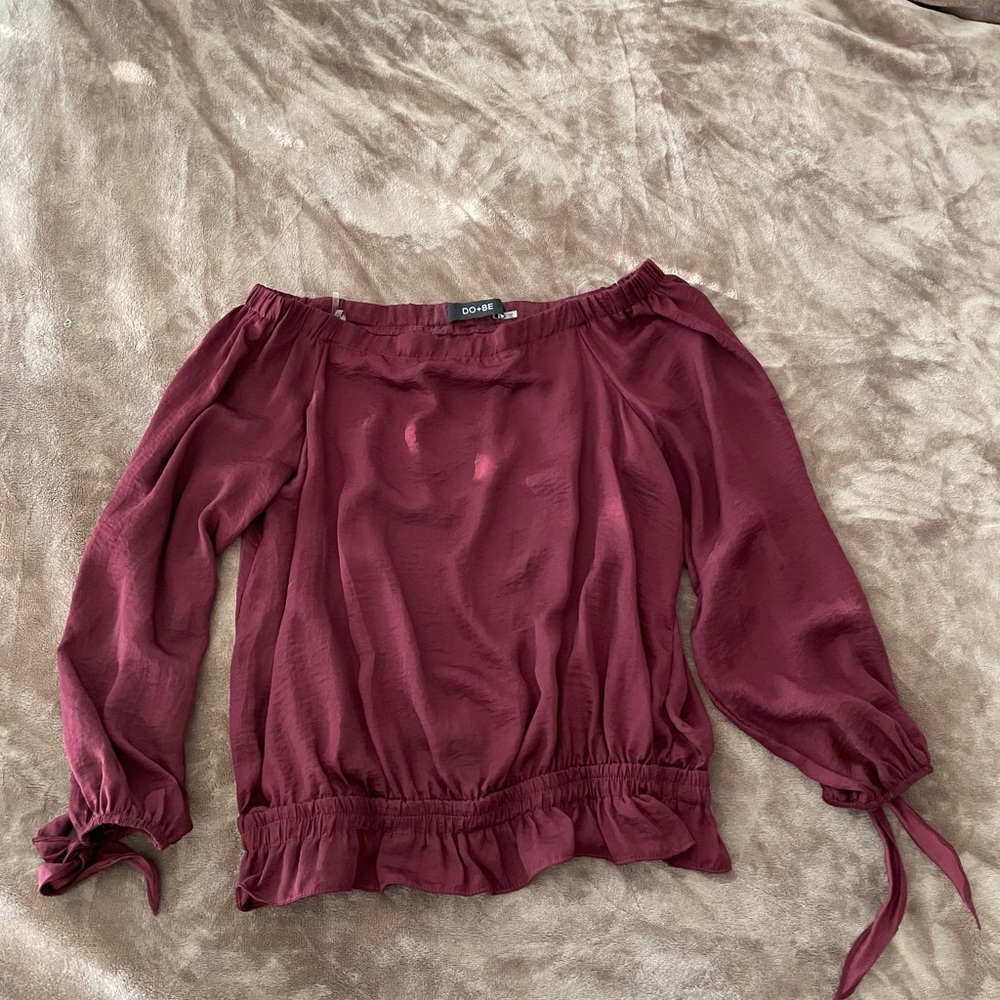 DO+BE Burgundy Off Shoulder Blouse size M